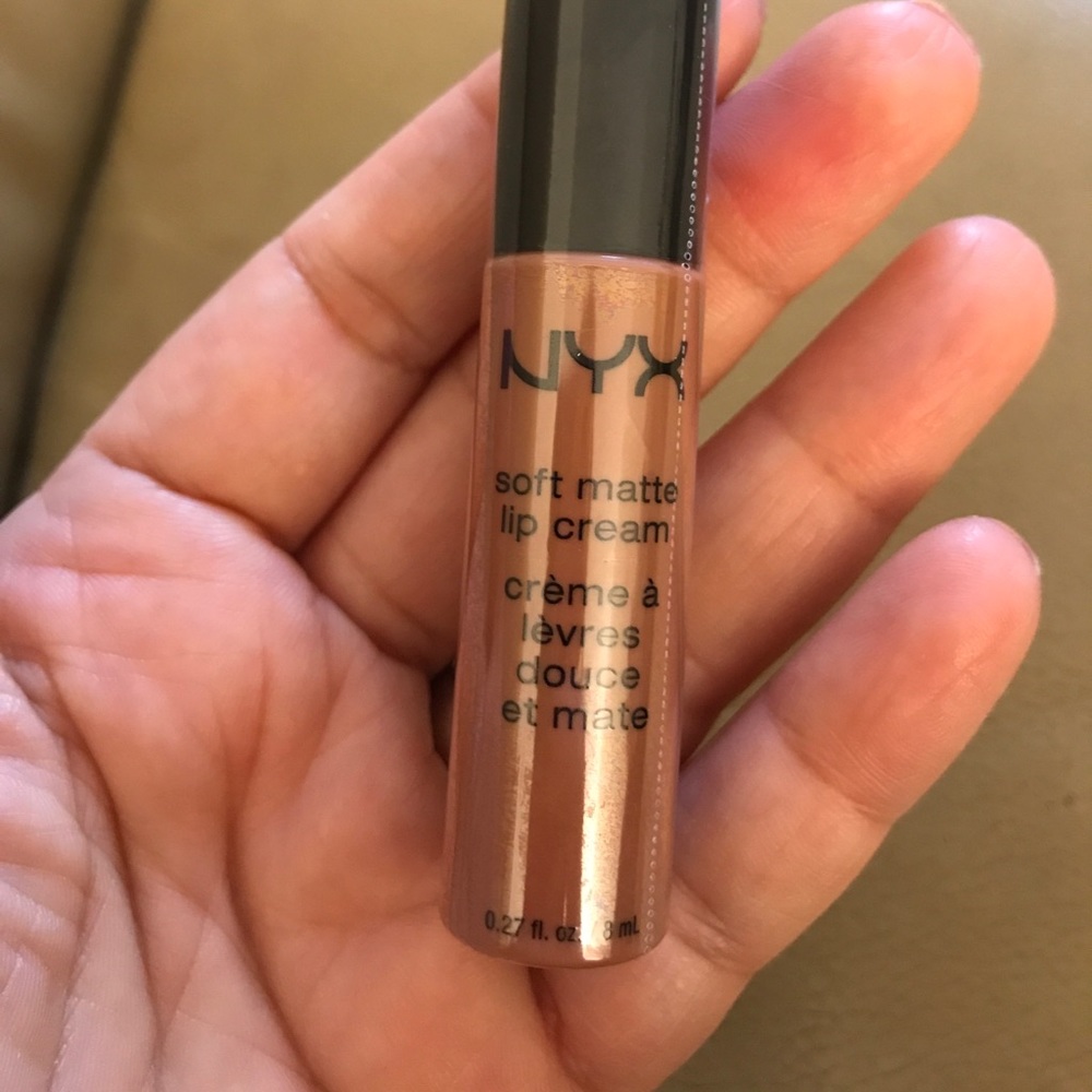 Nyx soft matte lip cream